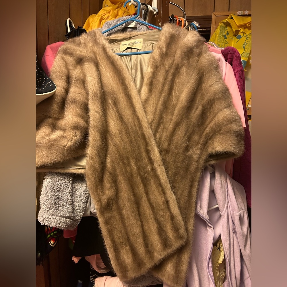 Vintage City Paris San Francisco Fur Stole with hand pockets